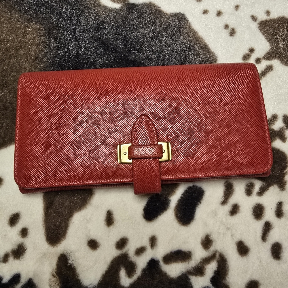 Coach Vtg Scarlet Leather Wallet with Gold Clasp